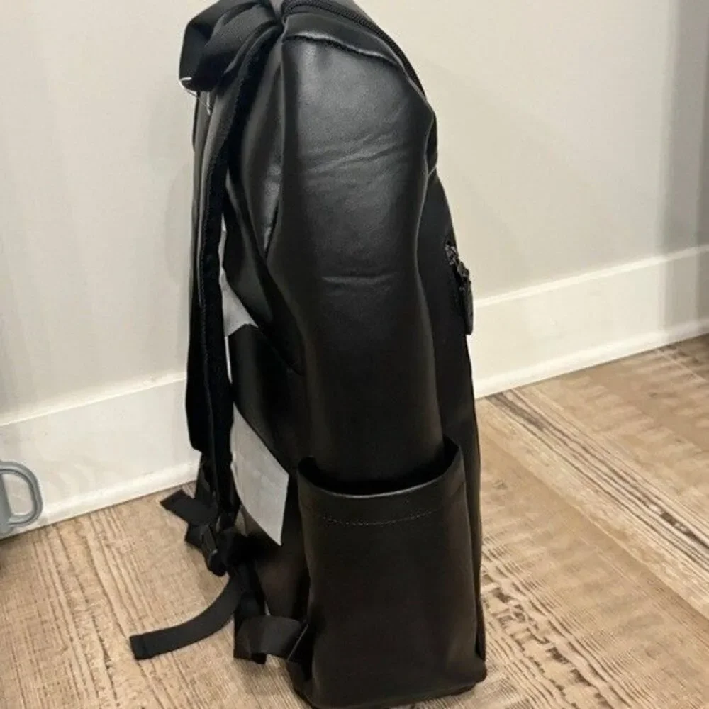 Elle Roamer 22 Liters Backpack, travel bag, work bag,  luggage bag laptop bag